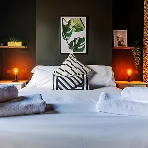 De Luxe Short Stays- Trent Bridge Apartment Nottingham